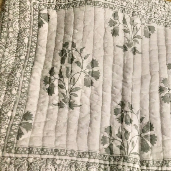 Ballard Designs pair of Ava block print standard pillow shams quilted tie back - Picture 5 of 5